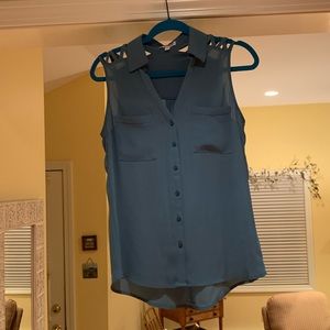 Sleeveless blouse